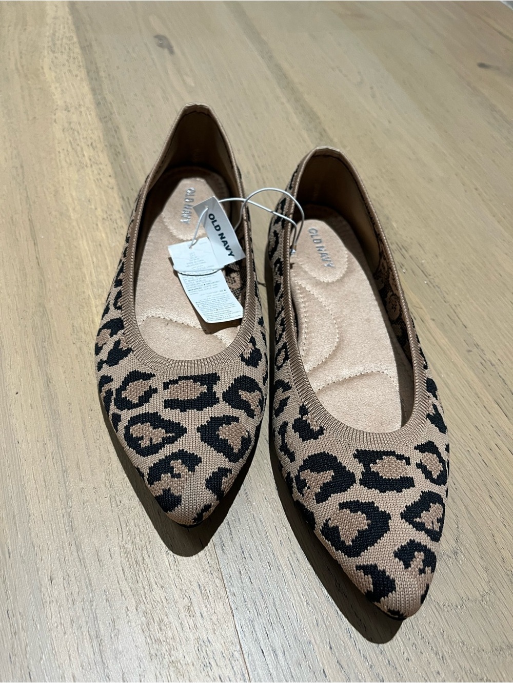 Old Navy Women's Leopard Knit Pointed Ballet Flats - Tan & Black
